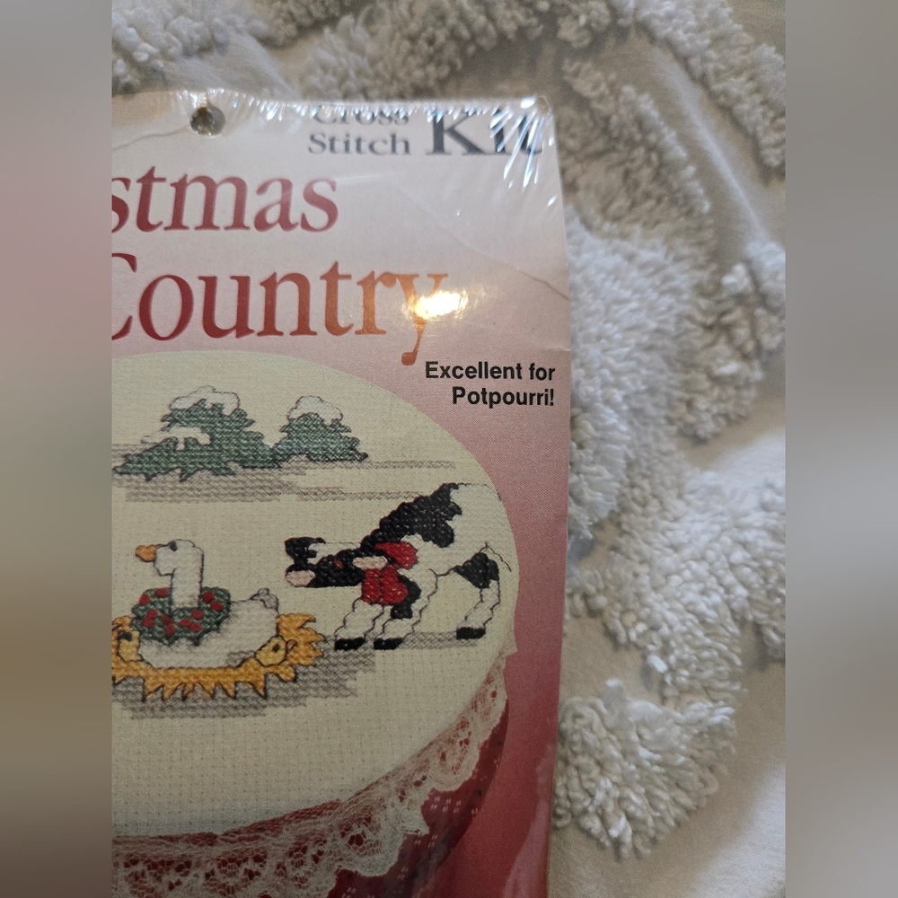NOS Christmas in the Country Cross Stitch Kit NIP - Picture 4 of 7